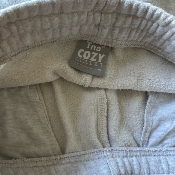 TNA Cozy Fleece Sweatshorts - Picture 3 of 4